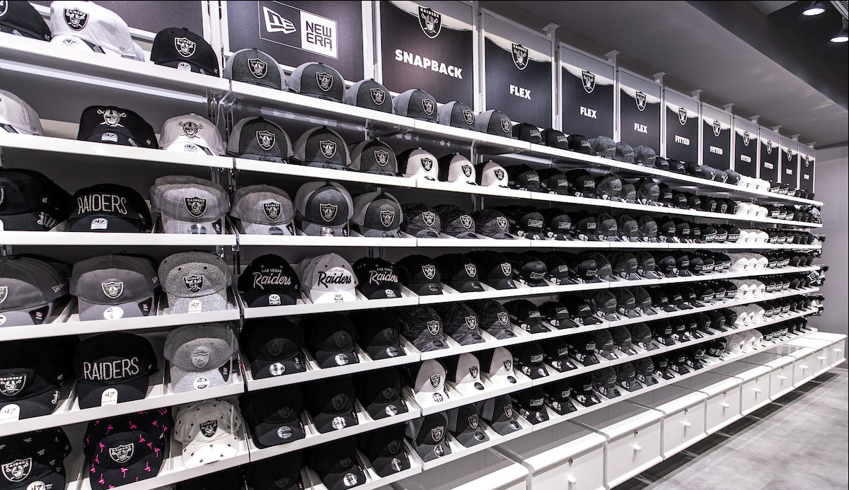 FOCO Las Vegas Raiders 6 Helmet Bank